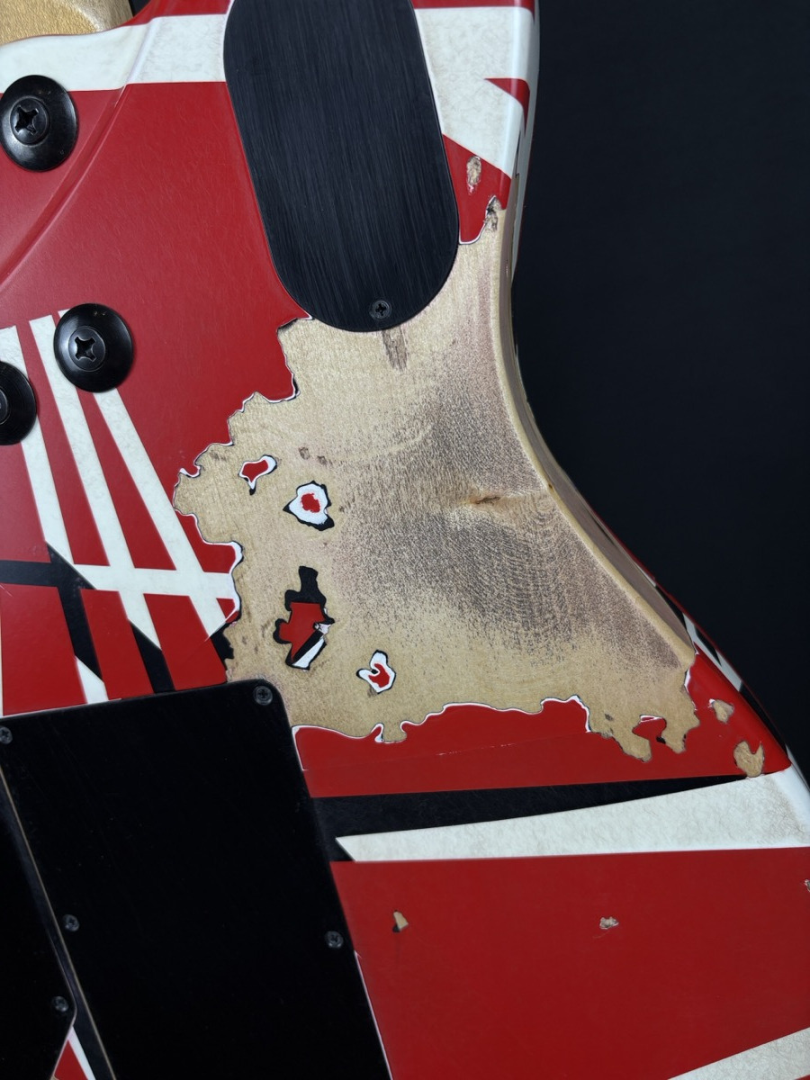EVH EVH Limited Edition Wolfgang Striped Series Aged, Red With Black Stripes - Guitars