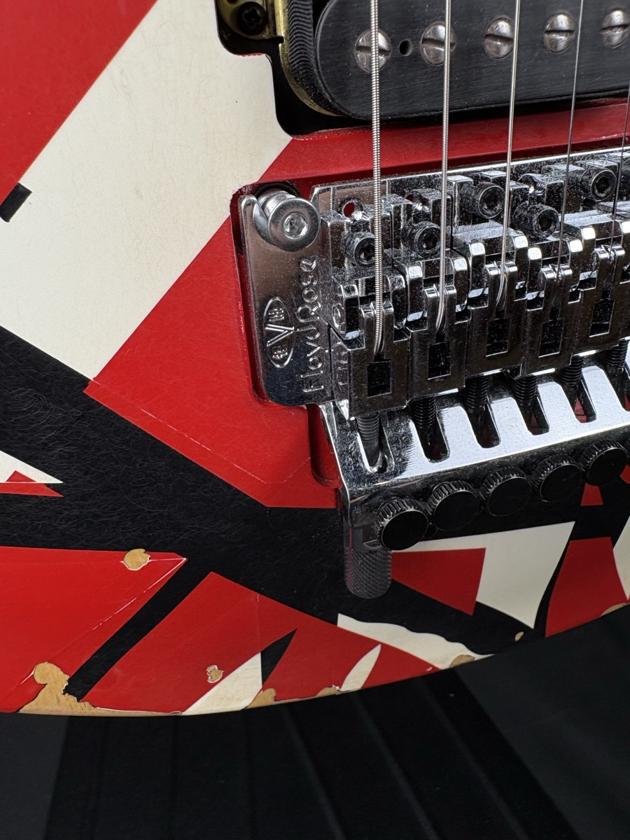EVH EVH Limited Edition Wolfgang Striped Series Aged, Red With Black Stripes - Guitars