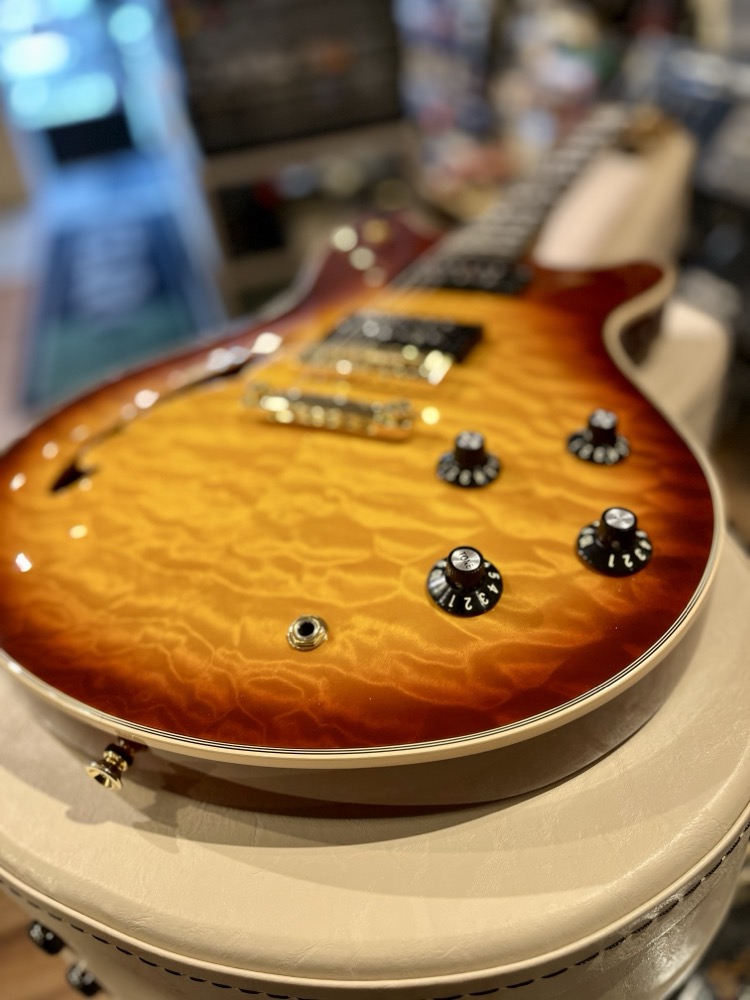 EVH EVH SA-126 Special QM, Tobacco Sunburst - Guitars