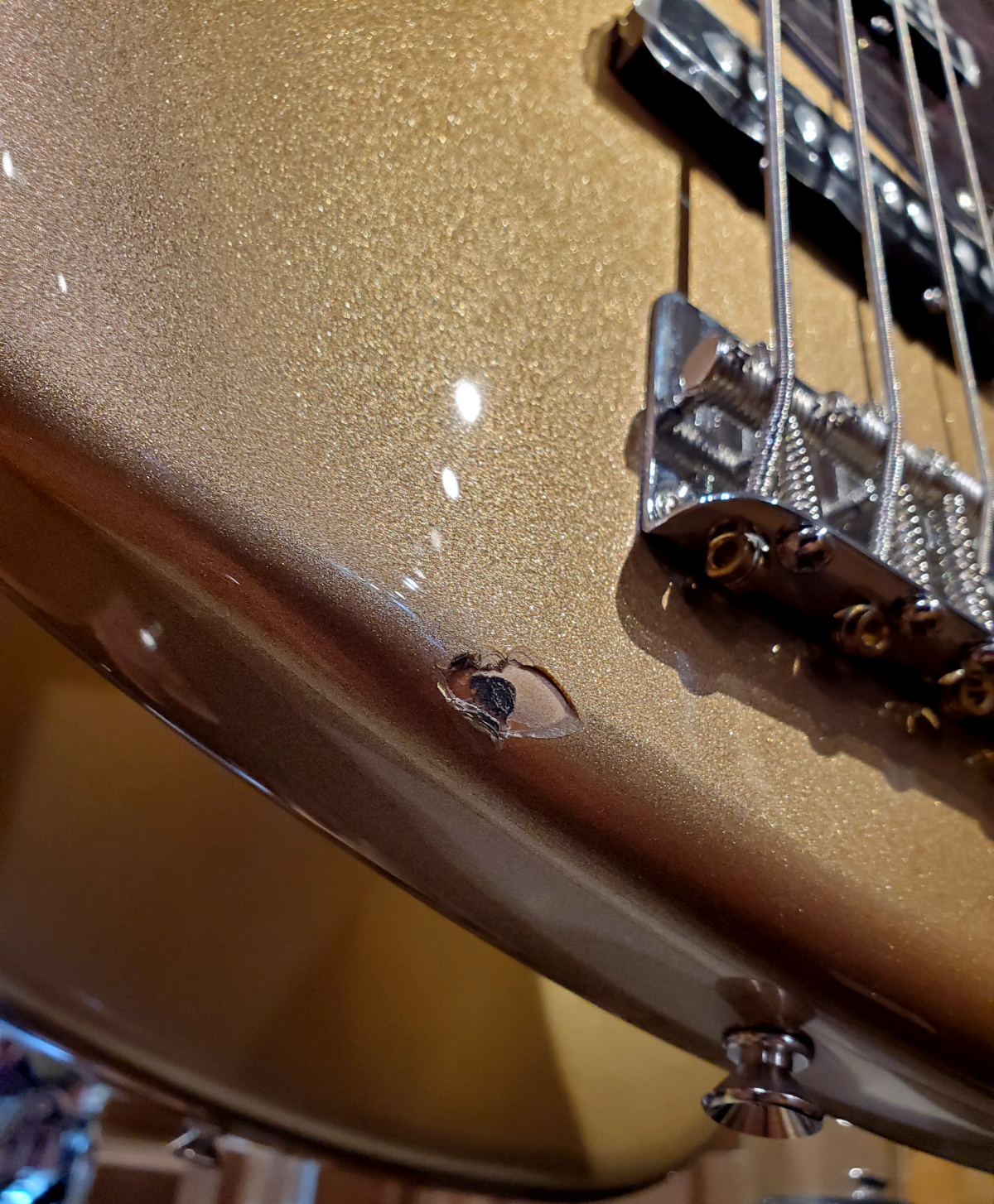 Fender USED Fender Vintera 60's Jazz Bass In Firemist Gold - Basses