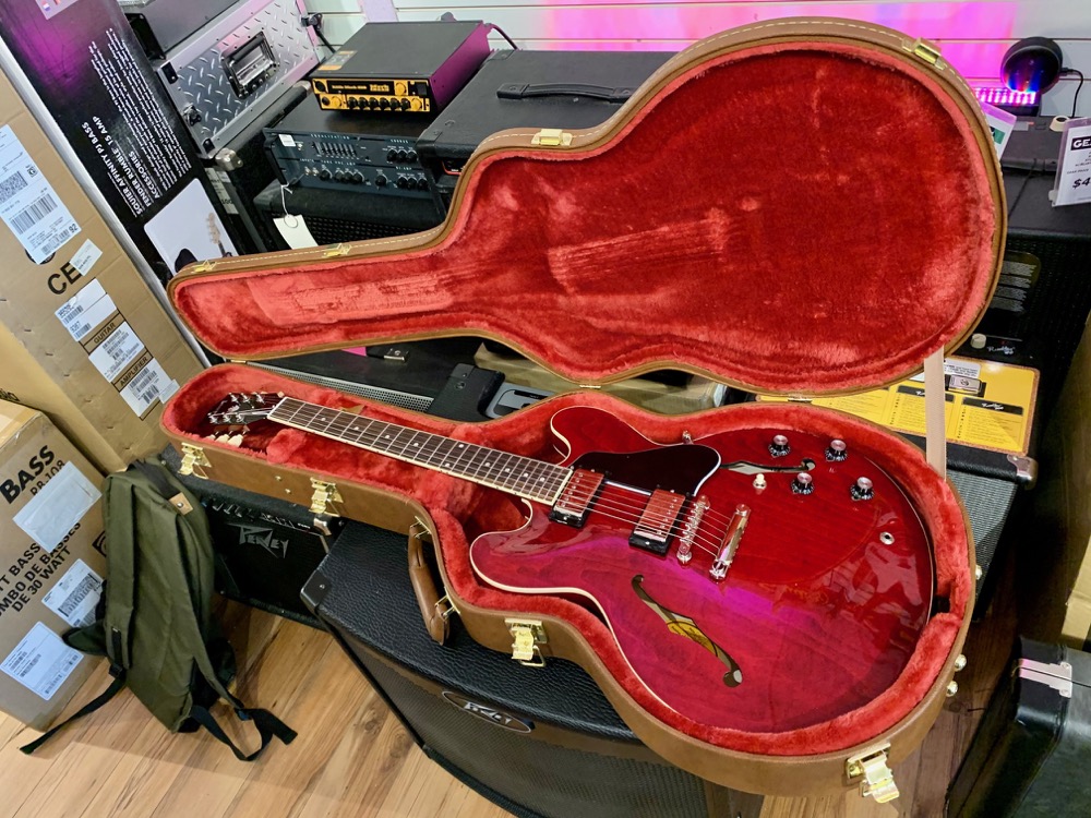 Gibson Gibson ES-335 DOT Sixties Semi Hollow In Cherry with Hardshell Case - Guitars
