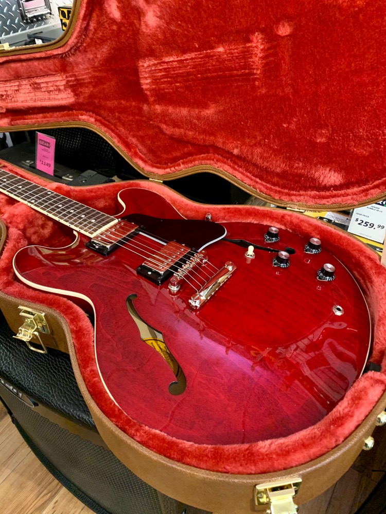 Gibson Gibson ES-335 DOT Sixties Semi Hollow In Cherry with Hardshell Case - Guitars