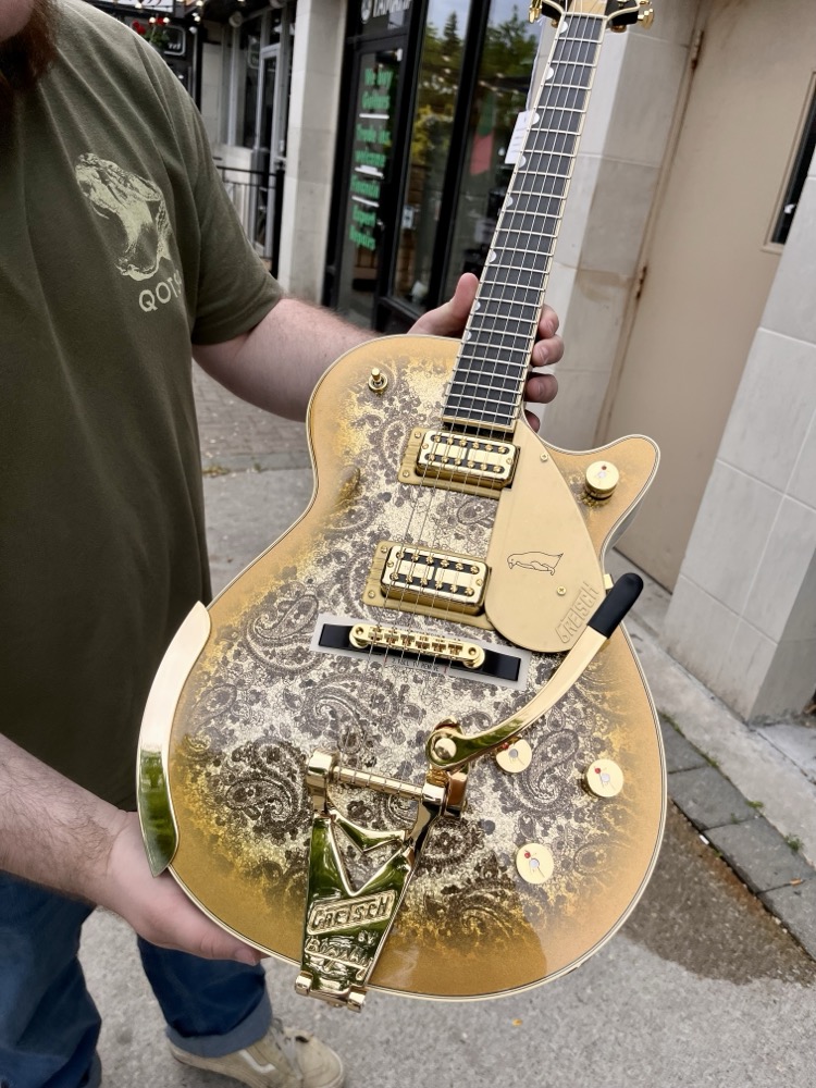 Gretsch Gretsch G6134TG Limited Edition Paisley Penguin - Gold Paisley - Guitars