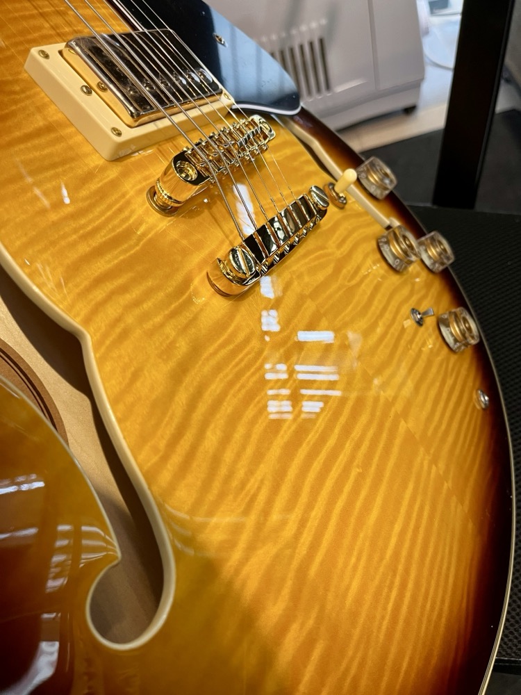 Ibanez Ibanez JSM10EM John Scofield Signature Two Tone Burst - Guitars