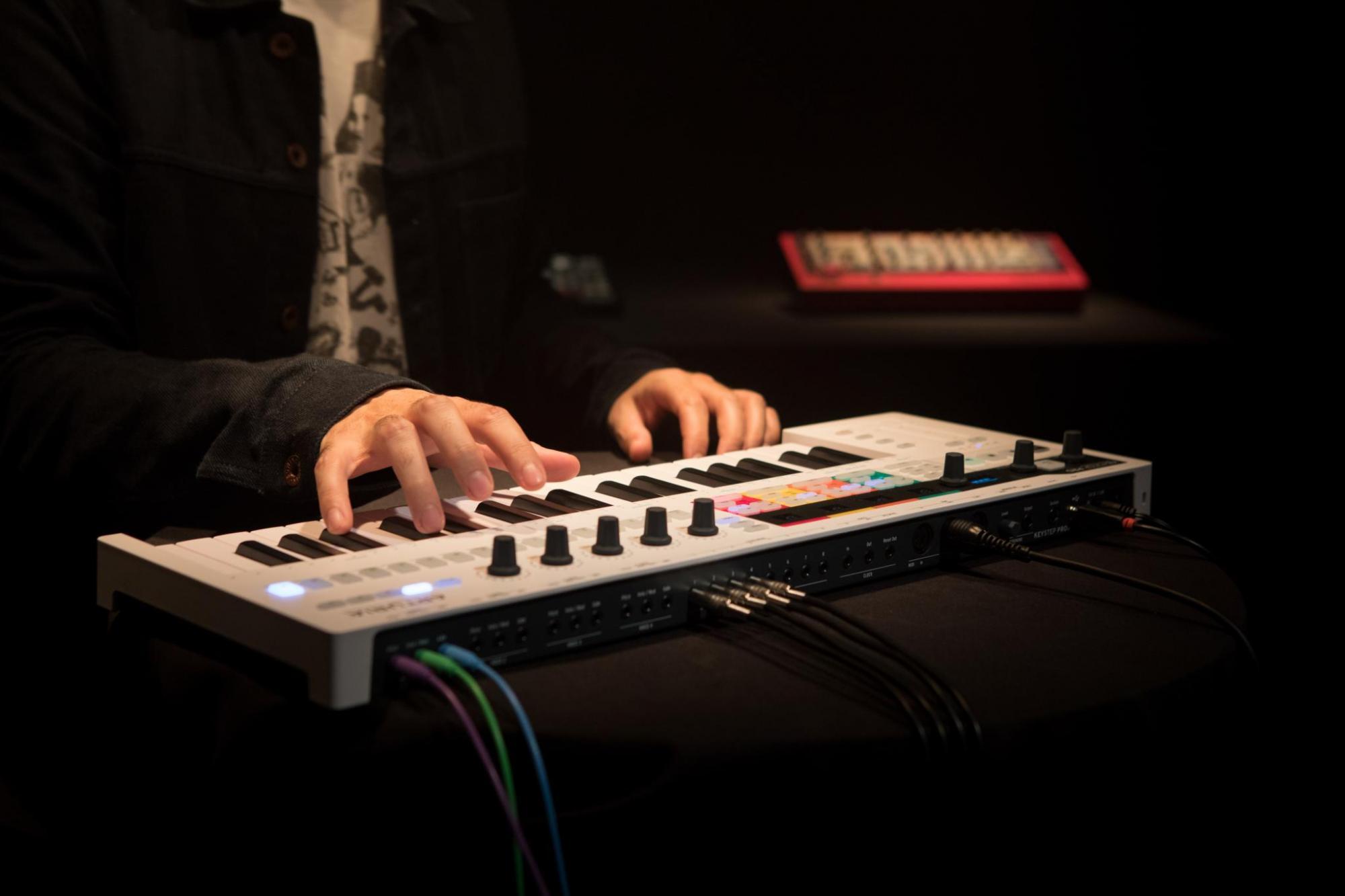 Arturia Arturia KeyStep Pro Controller Arpeggiator and Polyphonic Step Sequencer - Keyboards