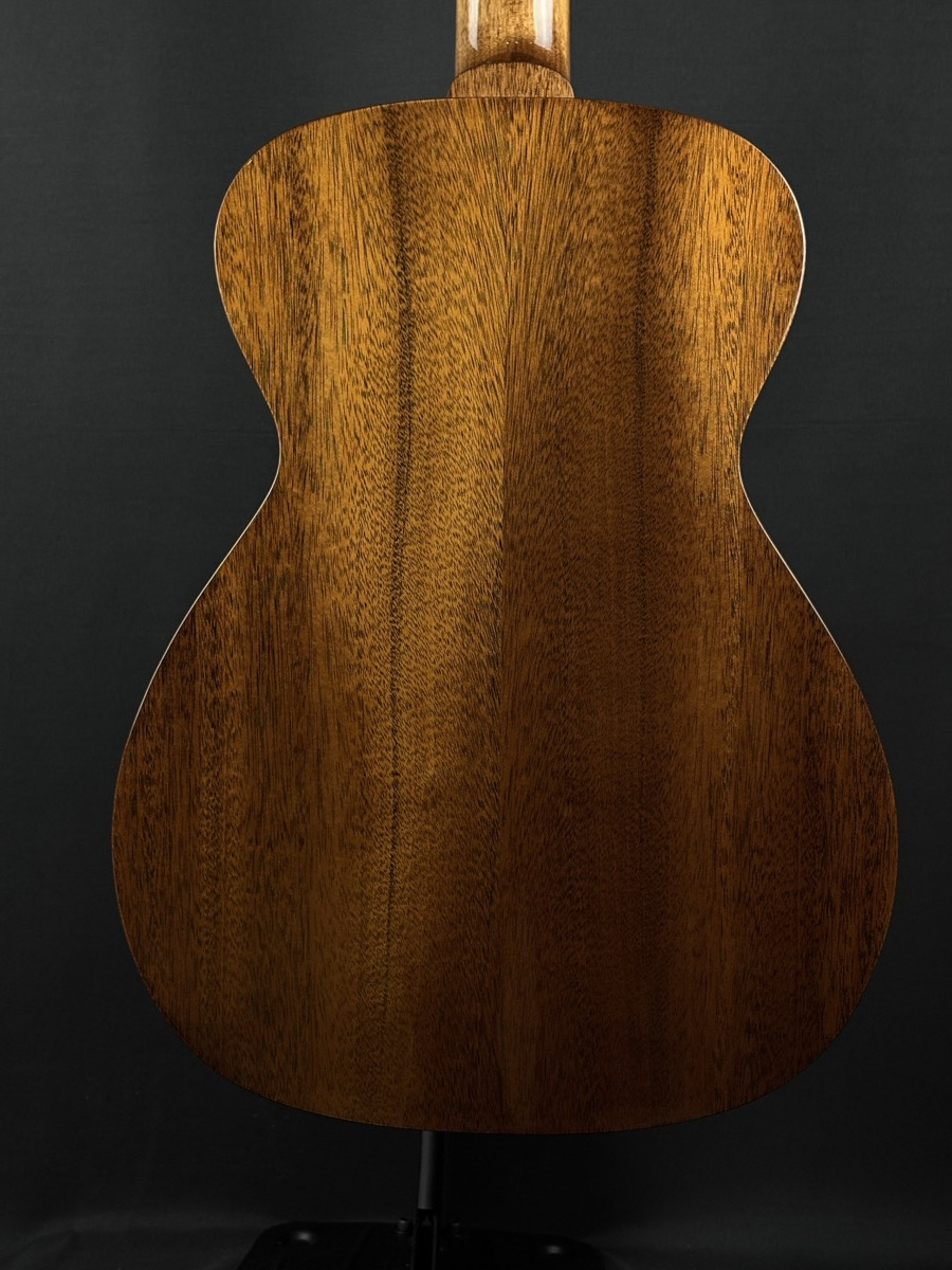 Guild Guild M-120 Mahogany, All Solid Wood, Acoustic Guitar in Natural, Deluxe Gig Bag - Guitars