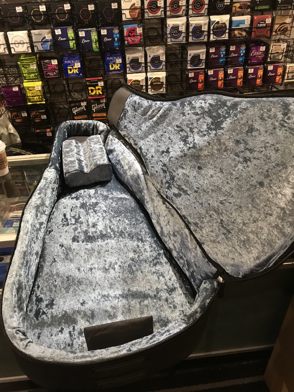 Martin Martin D-12E Road Series All Solid Wood Gloss Acoustic w/Pickup and padded case - Guitars