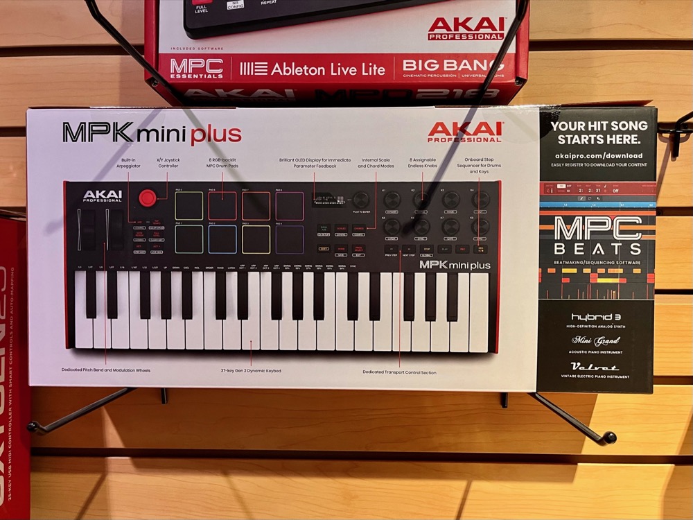 Akai Akai MPK MINI PLUS Mini Controller Keyboard - Recording