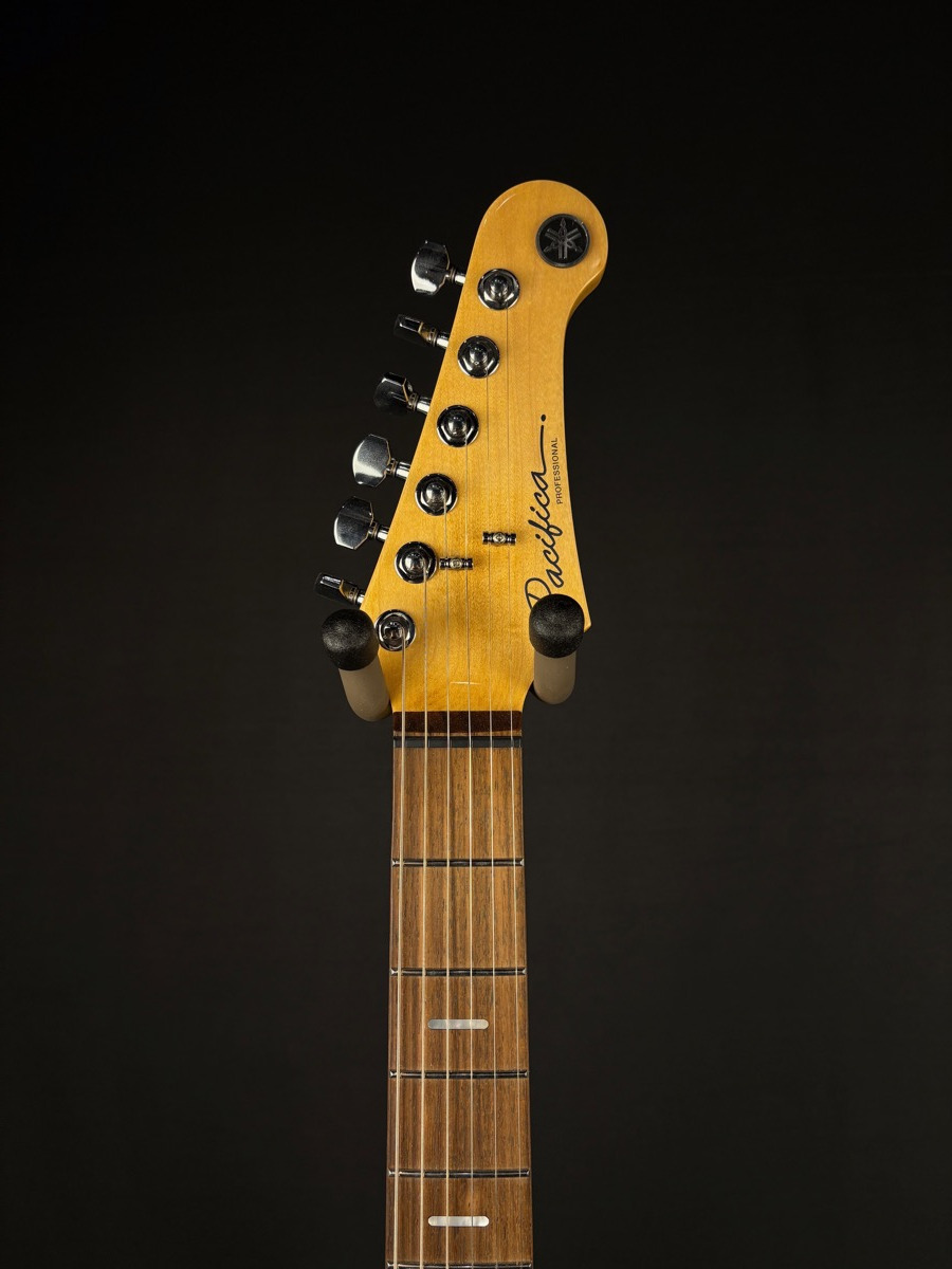 Yamaha Yamaha Pacifica Professional, Made In Japan, Sparkle Blue, Hardshell Case - Guitars