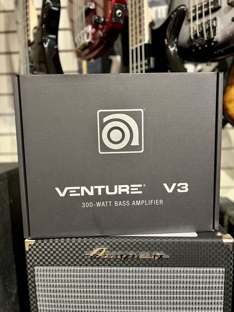 Ampeg Ampeg Venture V3 300 Watt Bass Head - Basses