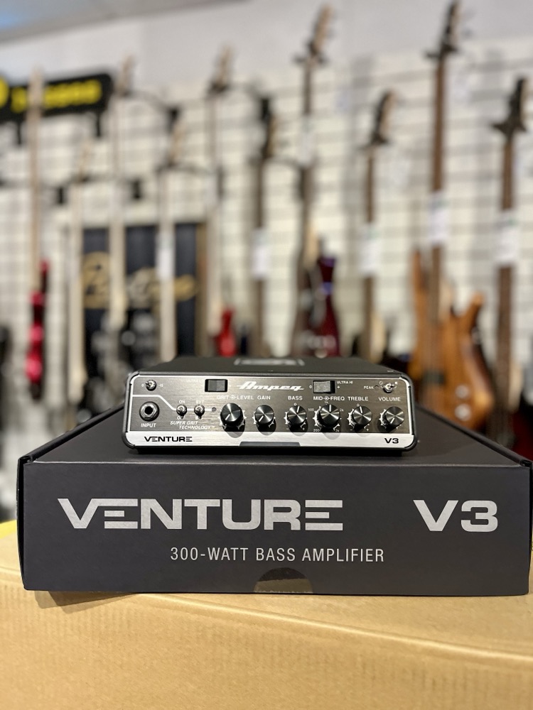 Ampeg Ampeg Venture V3 300 Watt Bass Head - Basses
