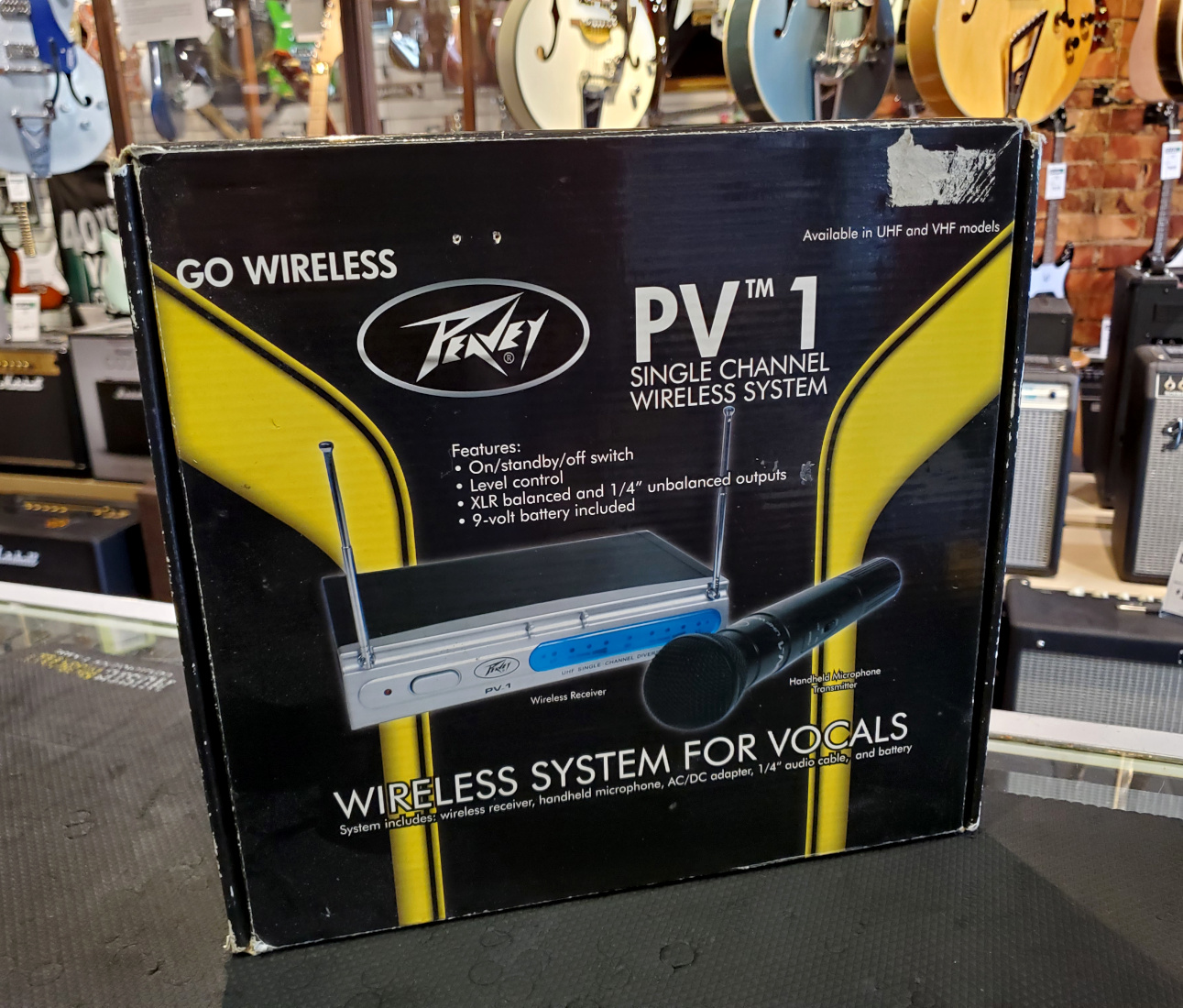 USED Peavey PV-1 UHF Wireless Mic Set  &hellip;