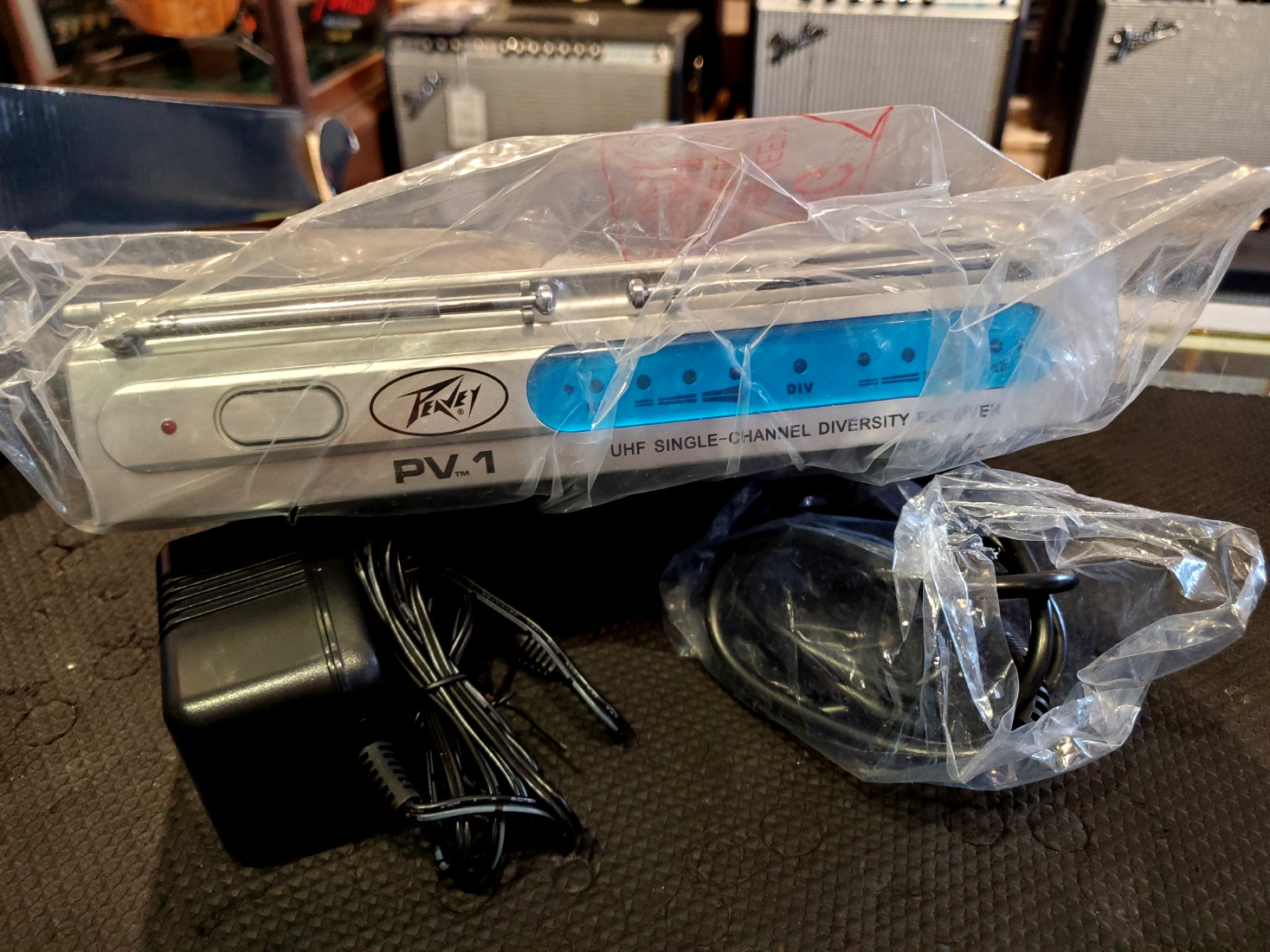 Misc USED Peavey PV-1 UHF Wireless Mic Set - CONSIGNMENT - Used