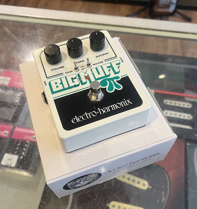 Electro Harmonix USED Electro Harmonix Big Muff w/Tone Wicker w/Box - Used