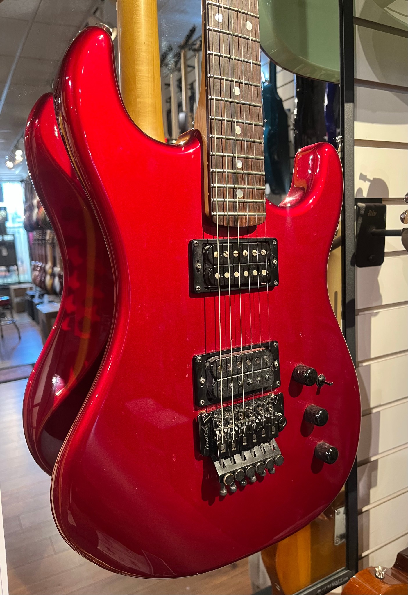 Kramer USED Kramer 1986 Pacer Imperial Candy Apple Red w/OHSC - CONSIGNMENT - Used