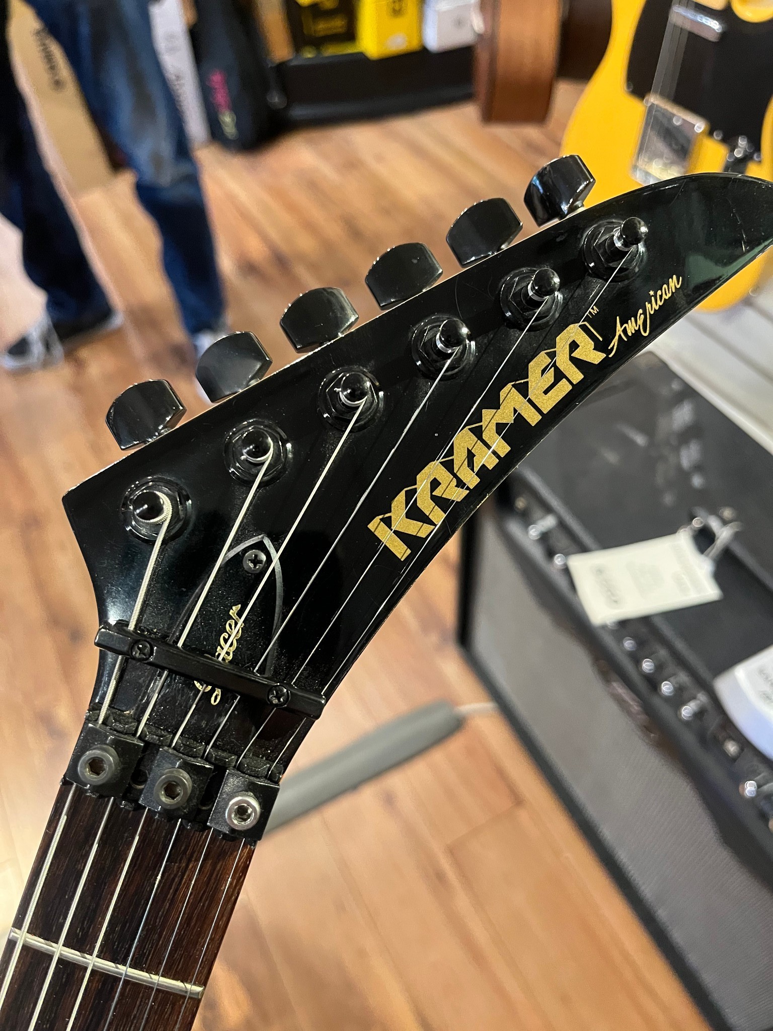 Kramer USED Kramer 1986 Pacer Imperial Candy Apple Red w/OHSC - CONSIGNMENT - Used