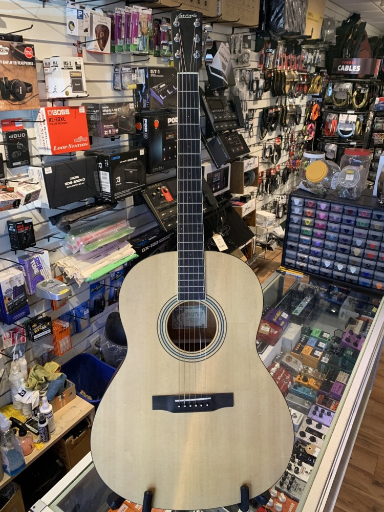 USED 2000 Larrivee L-02 Acoustic w/OHSC