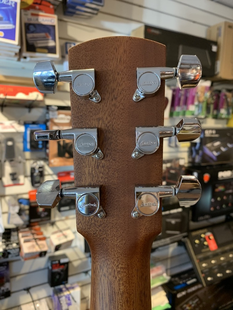 Misc USED 2000 Larrivee L-02 Acoustic w/OHSC - Used