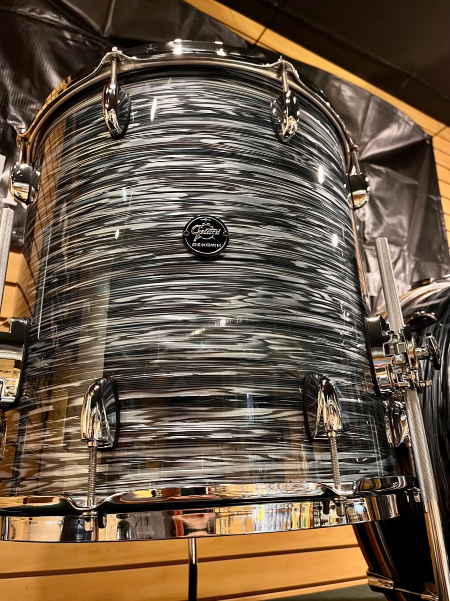 Gretsch Drums USED Gretsch Renown 3 Piece Shell Pack In Silver Oyster Pearl 24 13 16 - Drums