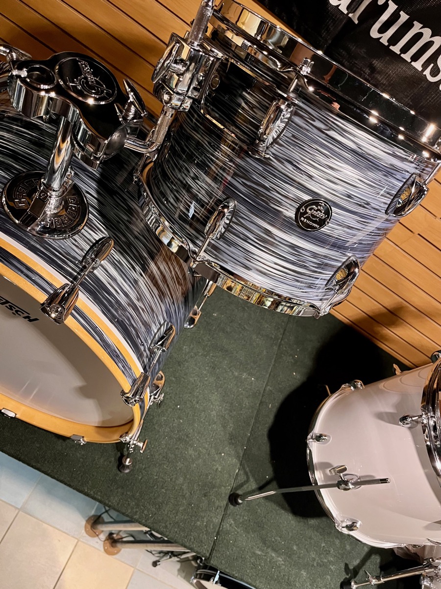 Gretsch Drums USED Gretsch Renown 3 Piece Shell Pack In Silver Oyster Pearl 24 13 16 - Drums