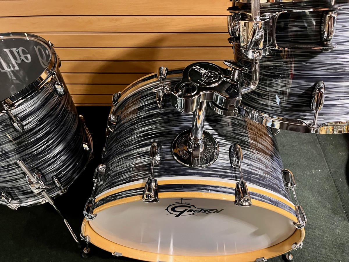 Gretsch Drums USED Gretsch Renown 3 Piece Shell Pack In Silver Oyster Pearl 24 13 16 - Drums