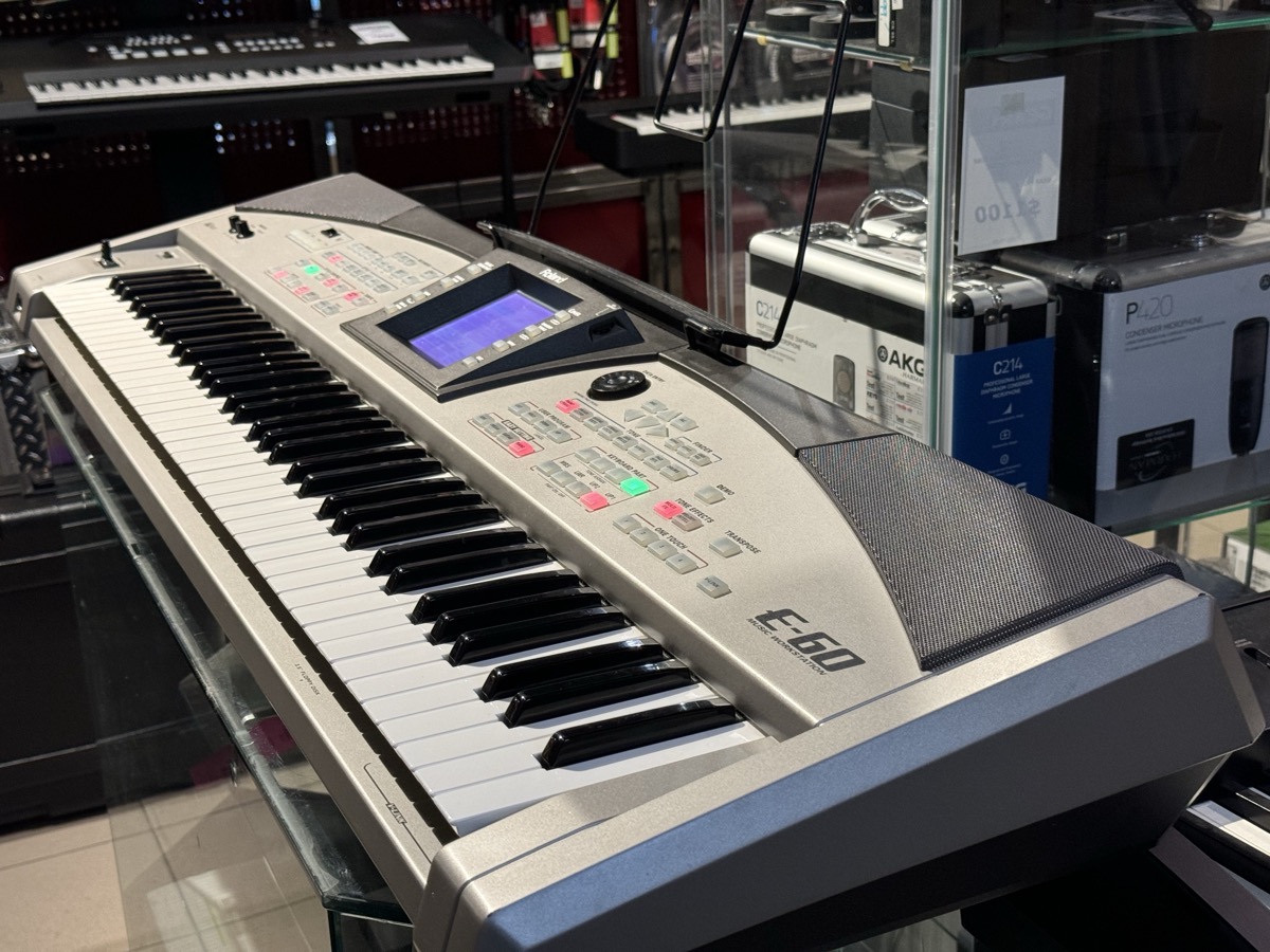 Roland USED Roland E-60 76 Key Arranger Workstation - Used