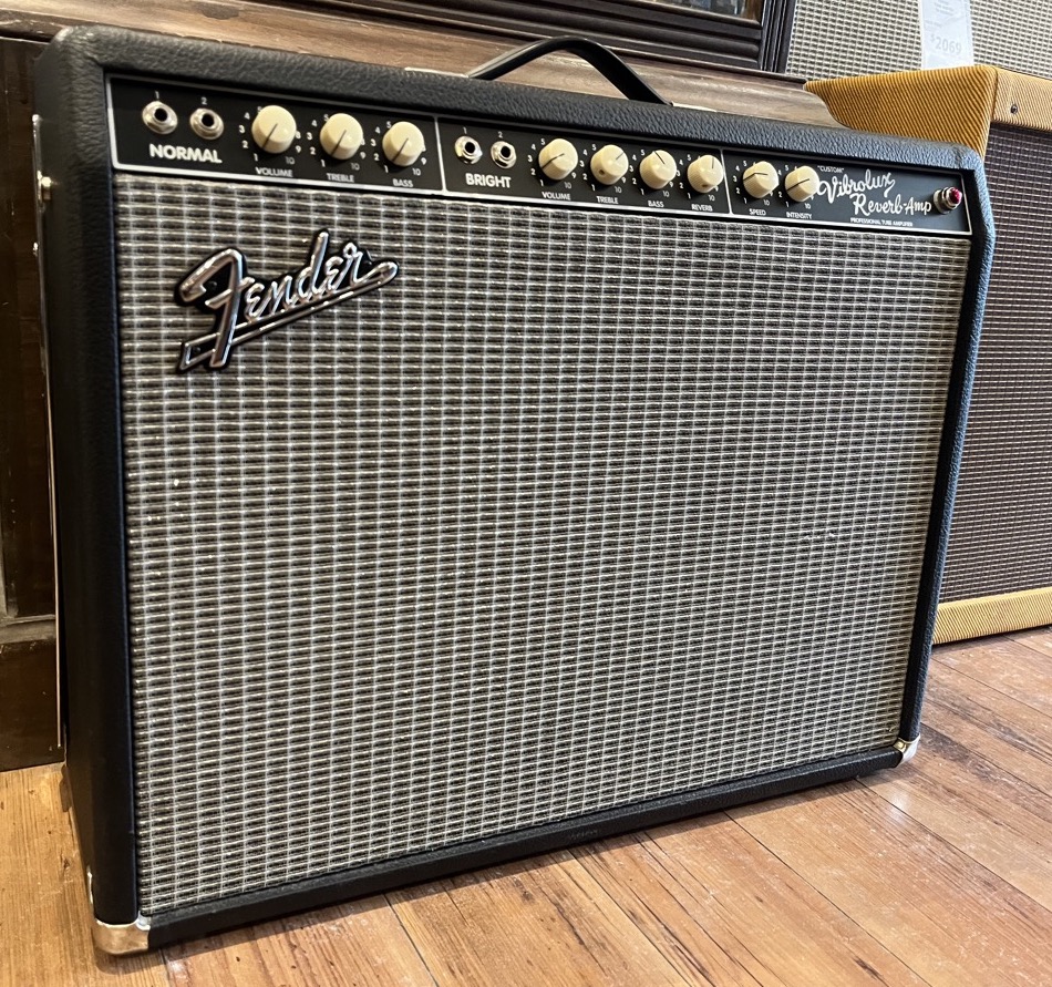 Fender USED Fender Custom Vibrolux  Reverb w/Cover & FTSW - Used