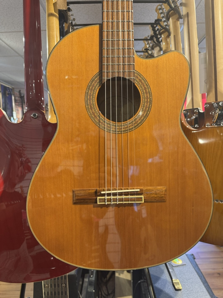 USED Fender CG-24SCE Classical, Solid Cedar  &hellip;