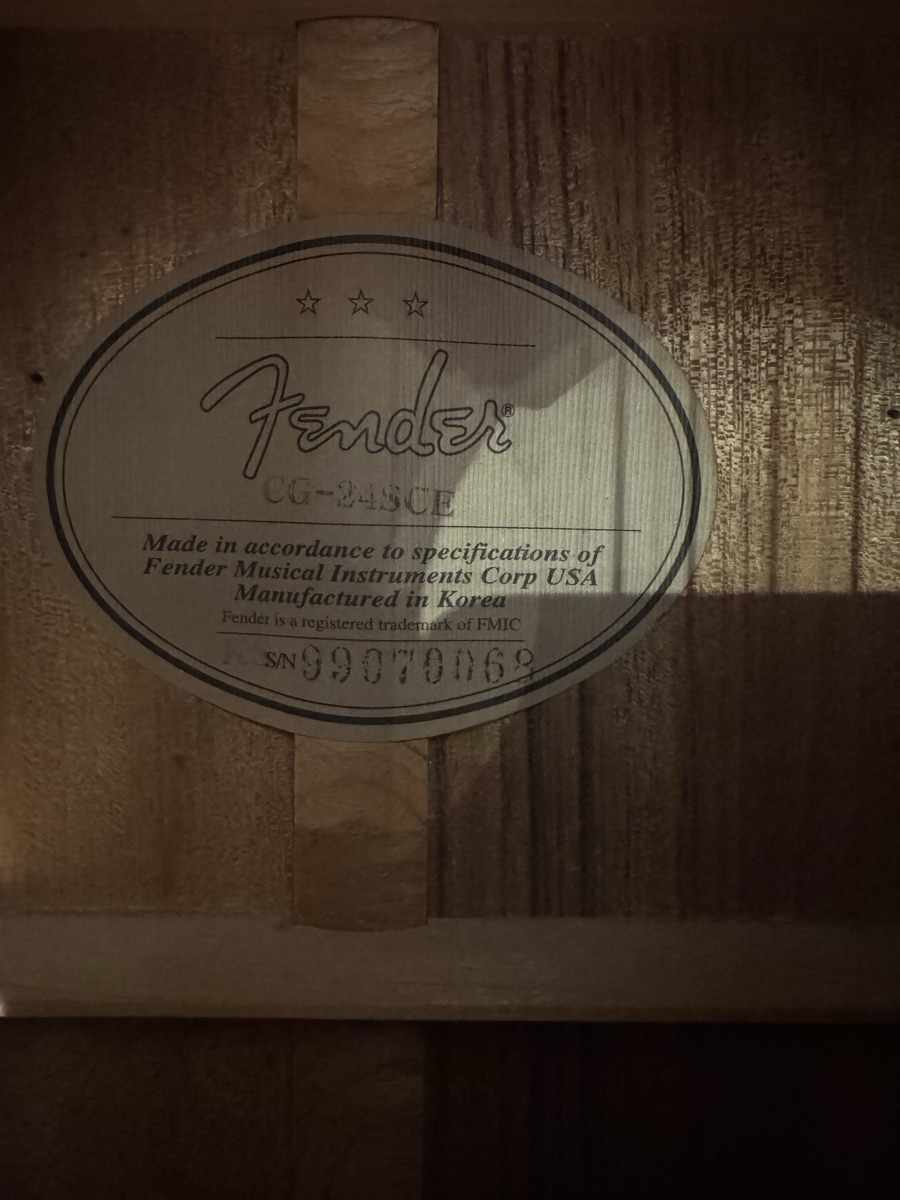 Fender USED Fender CG-24SCE Classical, Solid Cedar Top, Fishman PU, MIK - Used