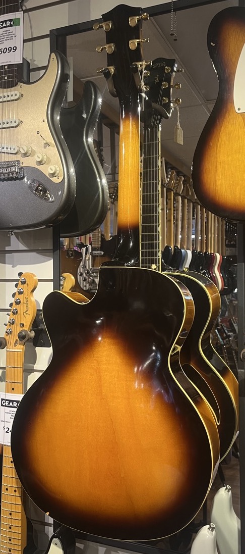 Gretsch USED Gretsch G3110 Historic Synchromatic Archtop Electric Guitar - Used