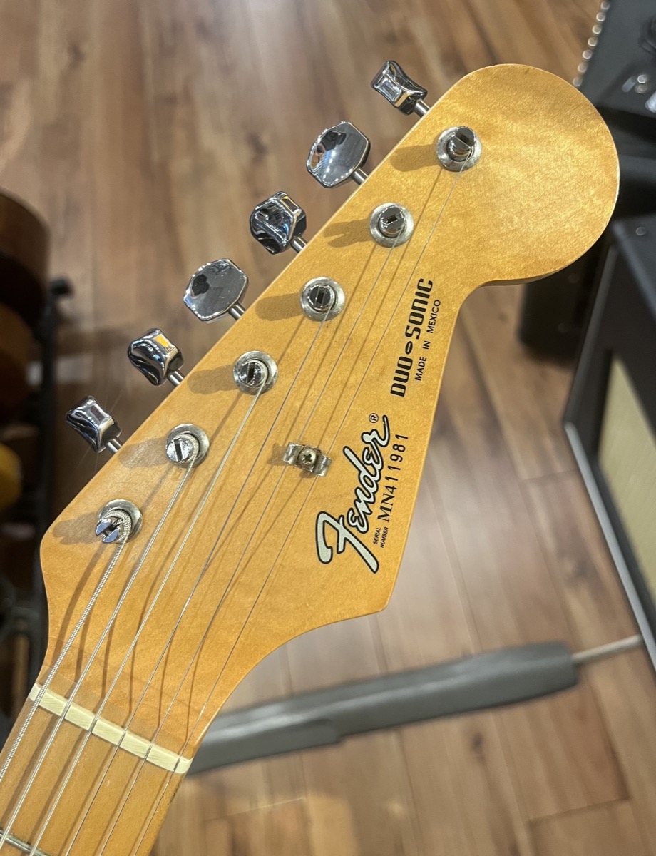 Fender USED Fender 1993 Duo Sonic Short Scale Electric Torino Red w/bag - Used