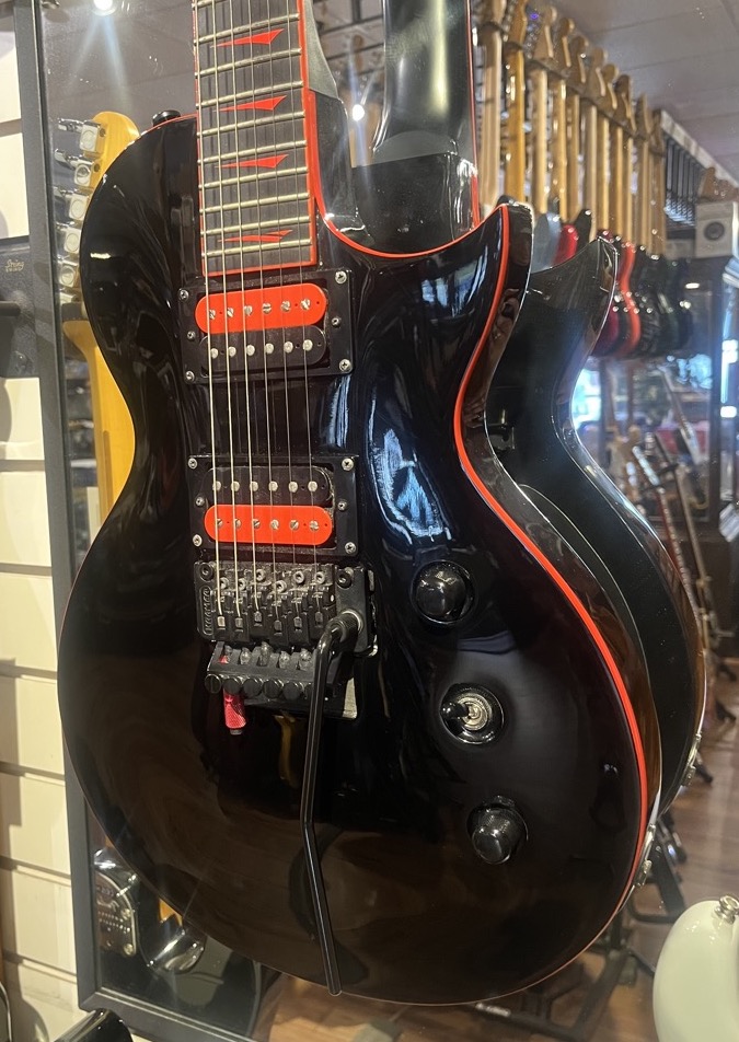 Kramer USED Kramer Assualt T220 Ebony with D-Tuner - Used