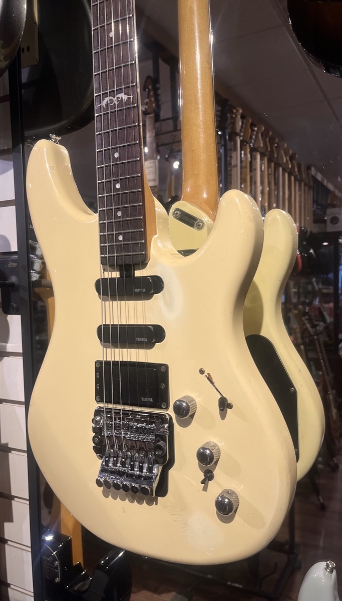 Yamaha USED Yamaha SE612A Electric Guitar White - Used