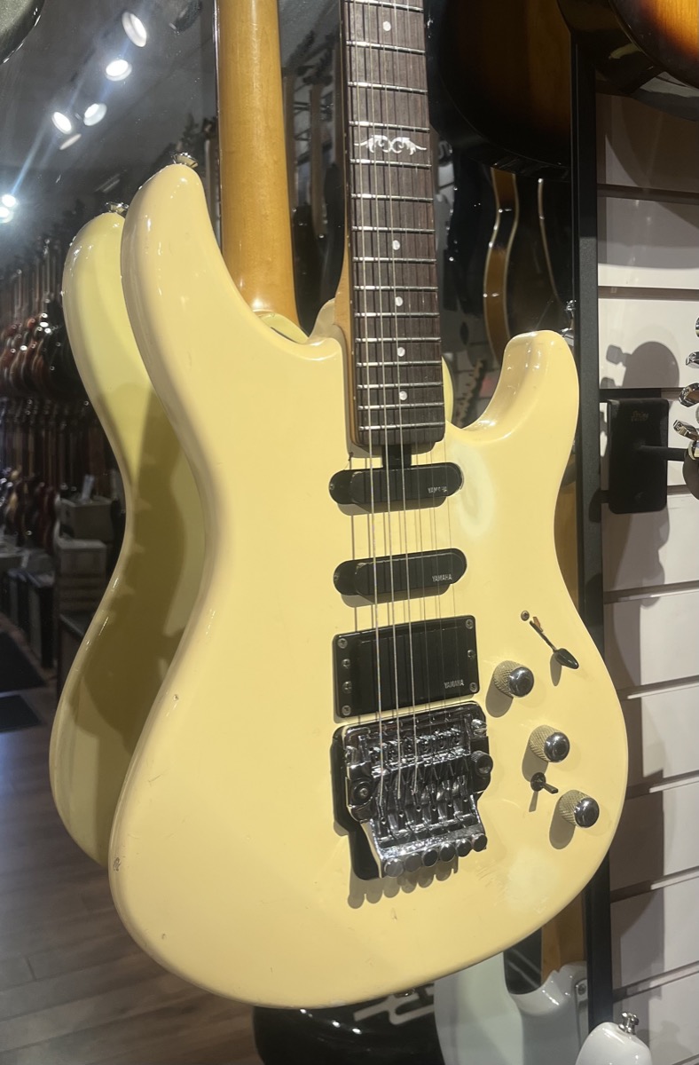 Yamaha USED Yamaha SE612A Electric Guitar White - Used