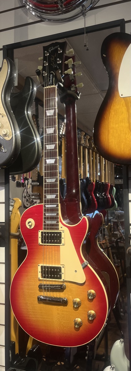 Gibson USED Gibson 1981 Les Paul Standard Cherry Burst w/OHSC - CONSIGNMENT - Used