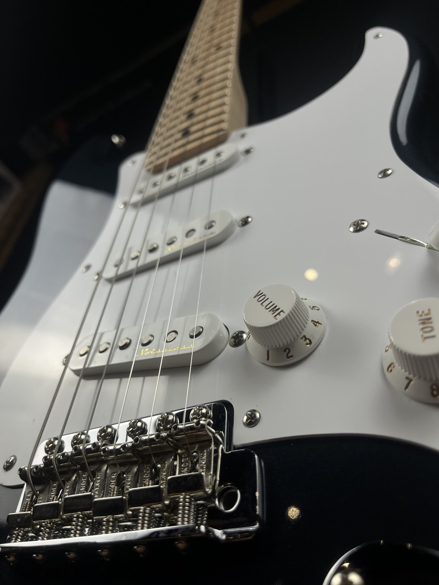 Fender Custom Shop USED Fender Custom Shop Eric Clapton Stratocaster Mercedes Blue w/OHSC - Used