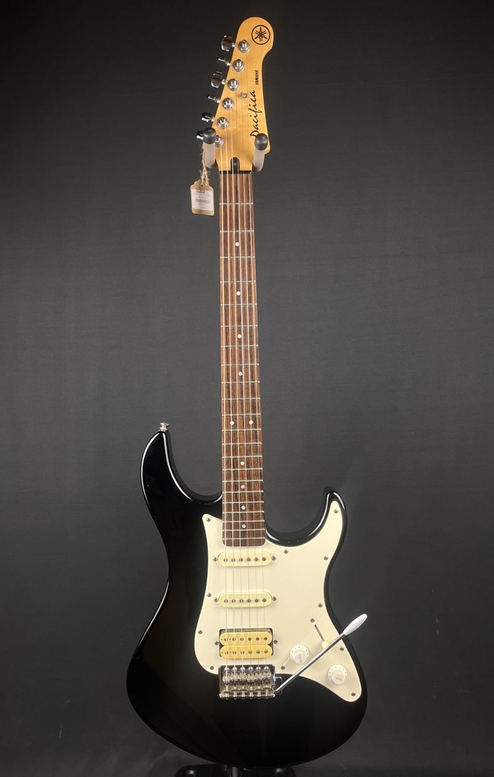 USED Yamaha Pacifica 012 Black