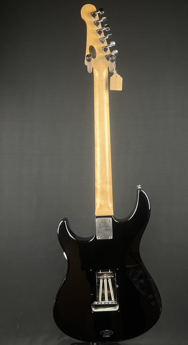 Yamaha USED Yamaha Pacifica 012 Black - Used