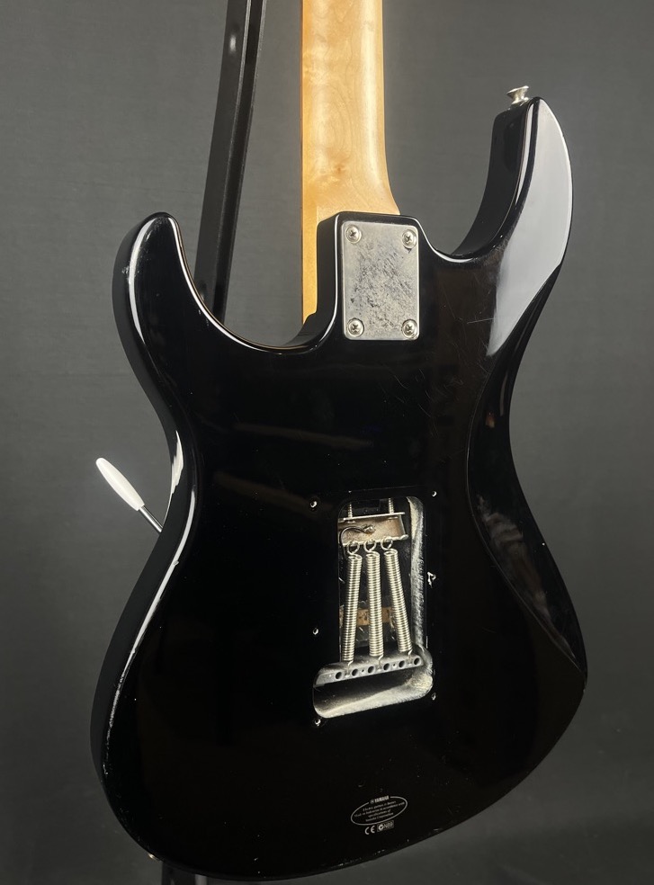 Yamaha USED Yamaha Pacifica 012 Black - Used