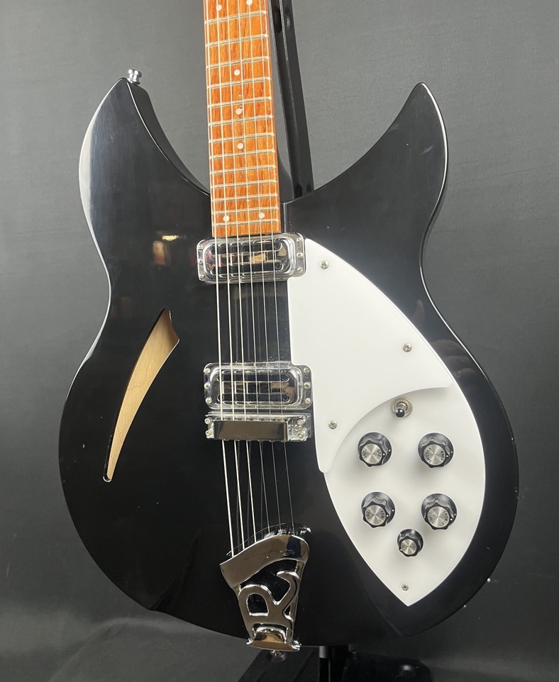 Misc USED Rickenbacker 2003 330 Jet Glo Black w/Case - Used