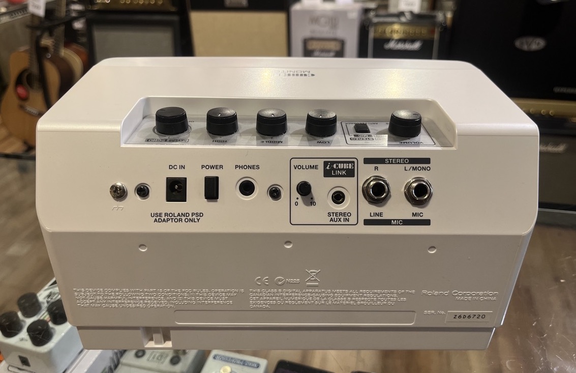 Roland USED Roland CUBE Lite Monitor, Adaptor, iLink, Manual - White - Used
